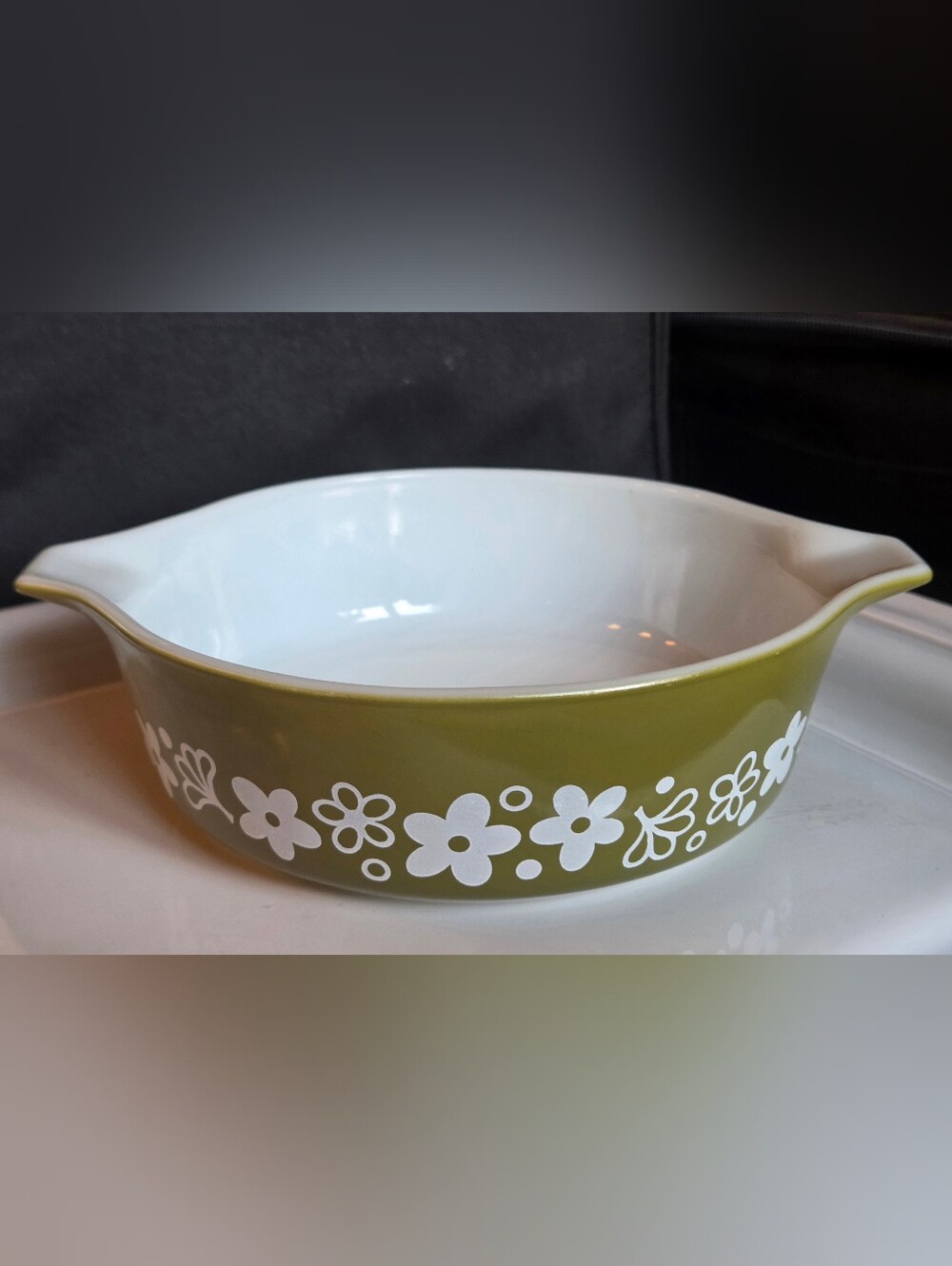 SUPER CUTE Pyrex Spring Blossom Green White Crazy Daisy Casserole 471-B, 1 Pint